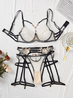 Perspective mesh splicing complex craftsmanship erotic lingerie three piece set for women
