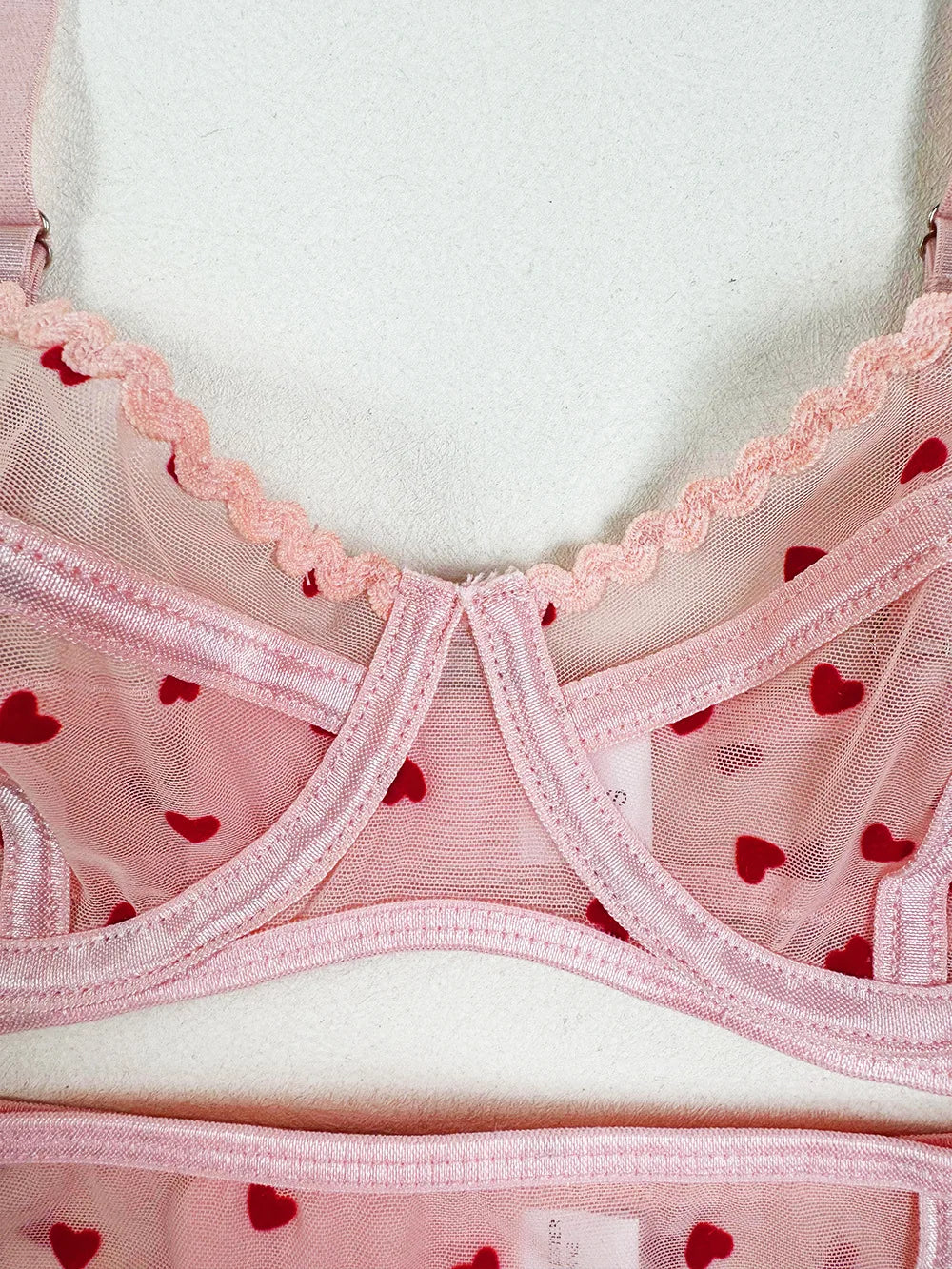 French Ultra Thin Women Underwire Set Sexy Lace Peach Heart Embroidery Bra Set Romantic Pink Transparent Lingerie With Thong
