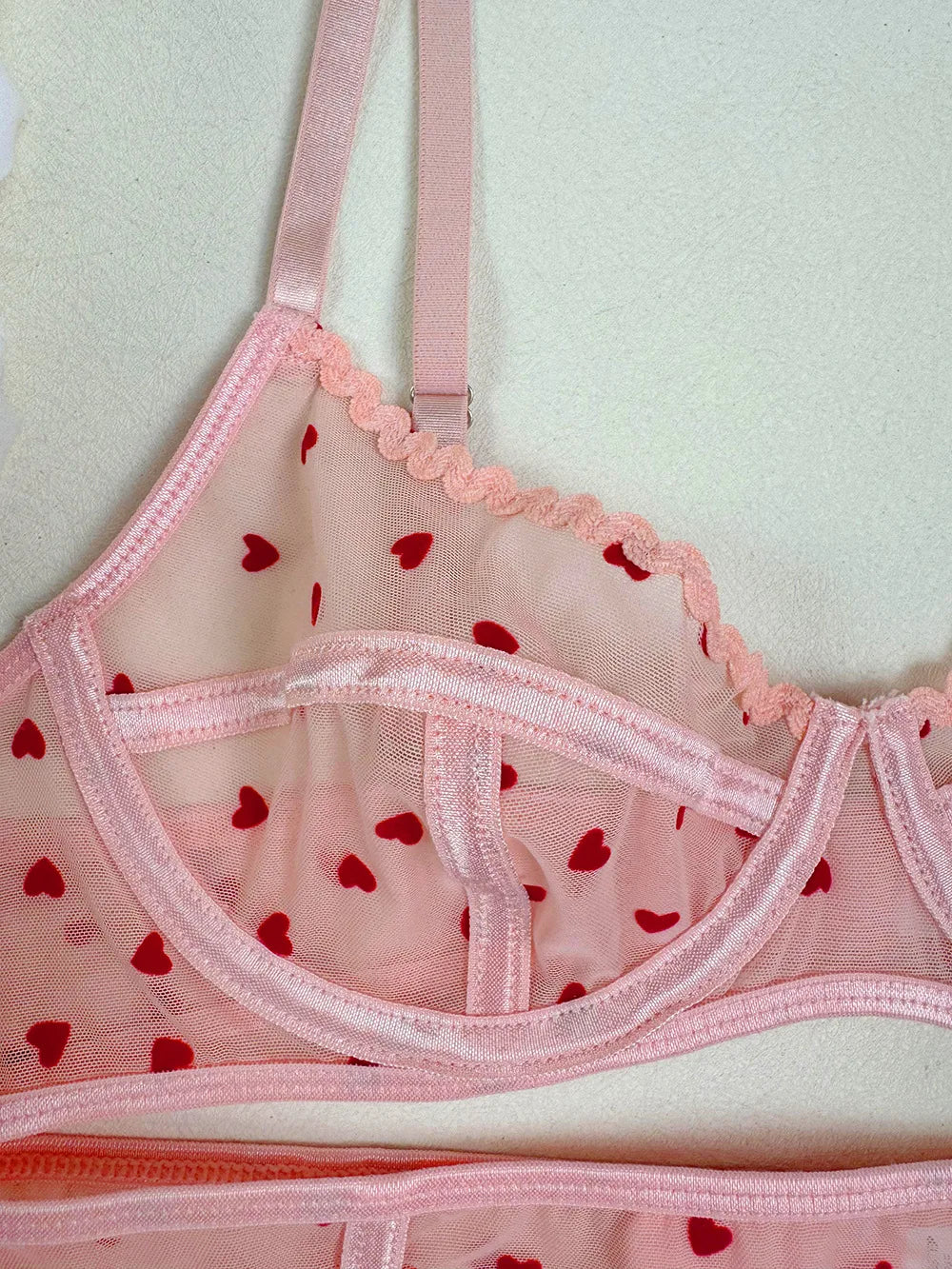 French Ultra Thin Women Underwire Set Sexy Lace Peach Heart Embroidery Bra Set Romantic Pink Transparent Lingerie With Thong